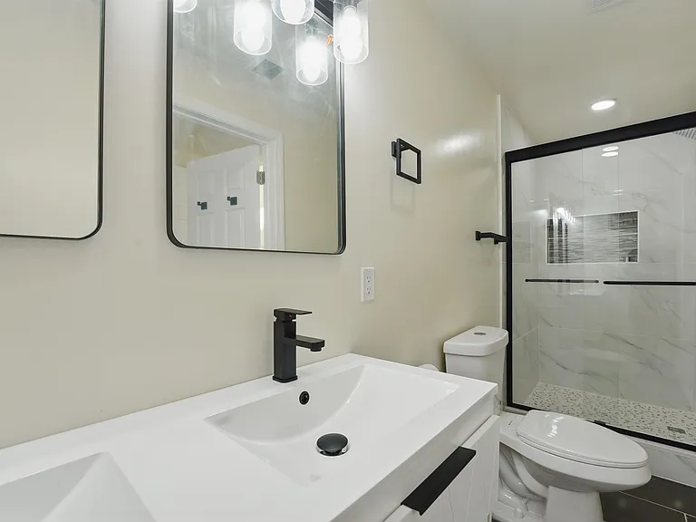 949 Summit Ave #2 — Photo 21