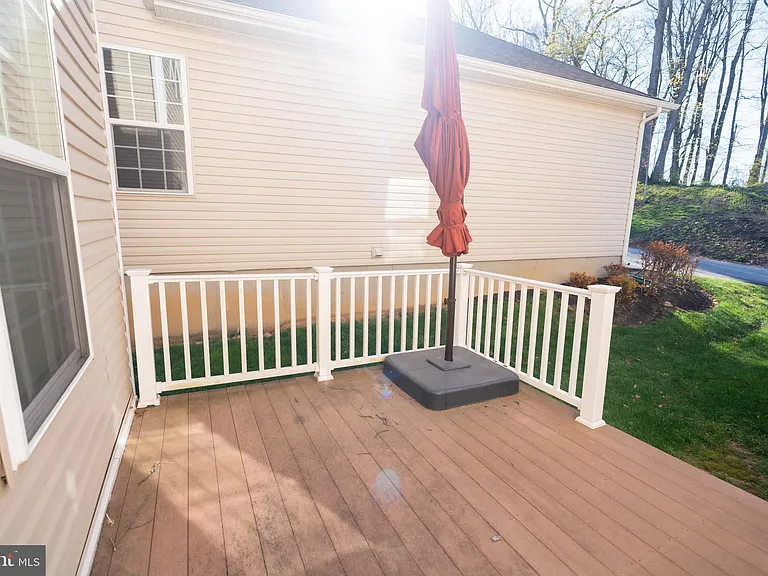 610 Kent Ct — Photo 31