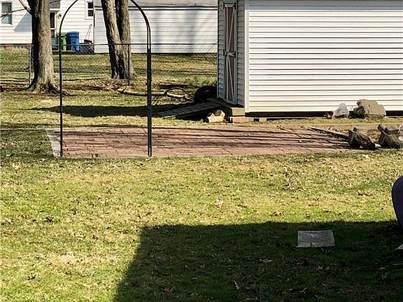 2nd image of 6433 Lawnwood Ave