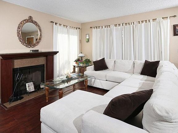 2nd image of 1132 Calle Linares