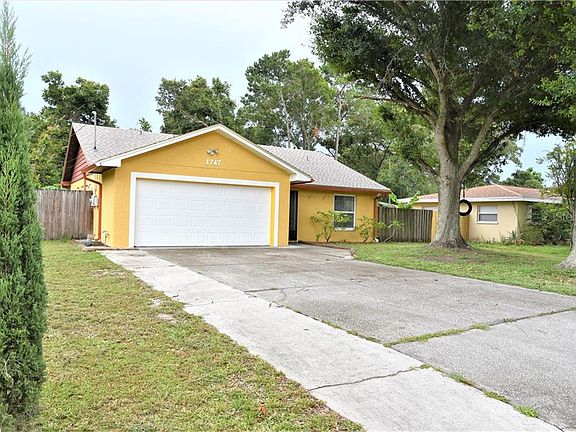 2nd image of 1747 Lucas Dr