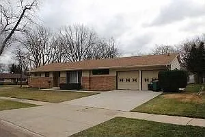 545 Edgewood Ln photo 1