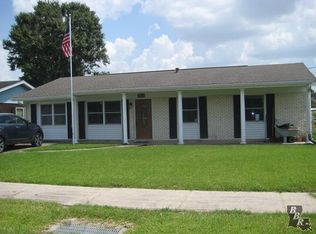 300 Oakshire Dr, Houma, LA 70364