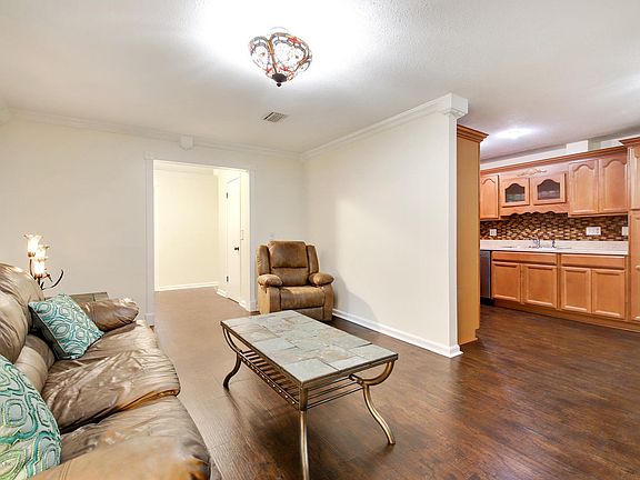 5th image of 4643 Seaboard Ave