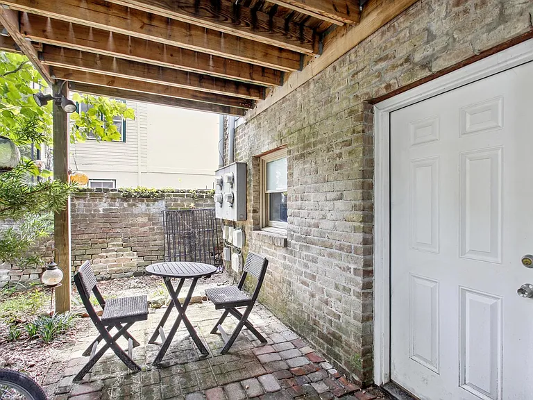 208 W Hall St #B — Photo 23