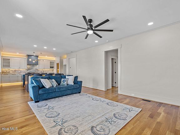 5th image of 208 Radio Island Road