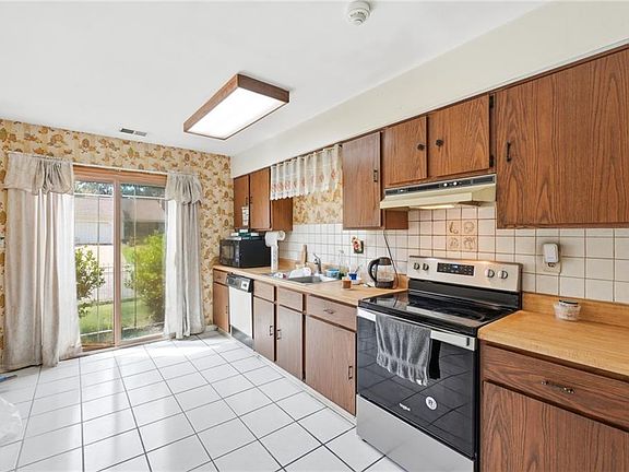 5th image of 1801 N Star Ct