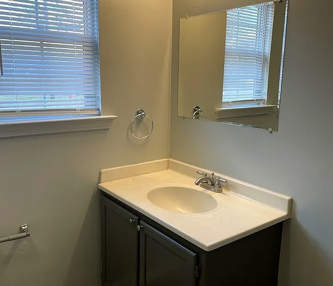 128B N Poole St — Photo 3