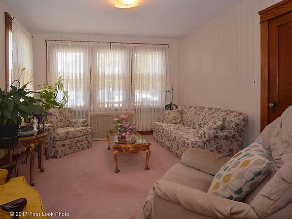 4th image of 45 Gardiner Ave