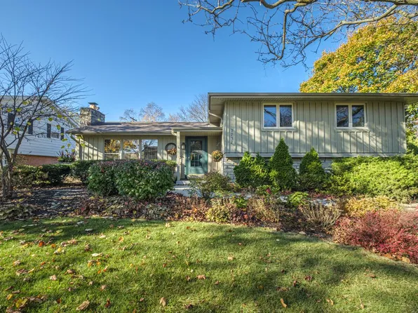 2737 North 117th PLACE, Wauwatosa, WI 53222
