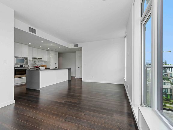 5th image of 5628 Birney Ave #709