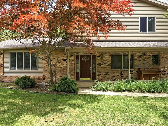 5th image of 577 Franconian Dr E