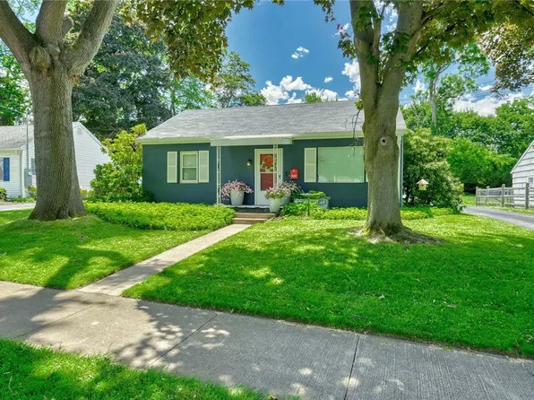 125 Penhurst Rd, Rochester, NY 14610