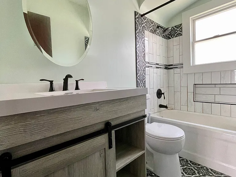 55 W Raleigh Ave — Photo 7