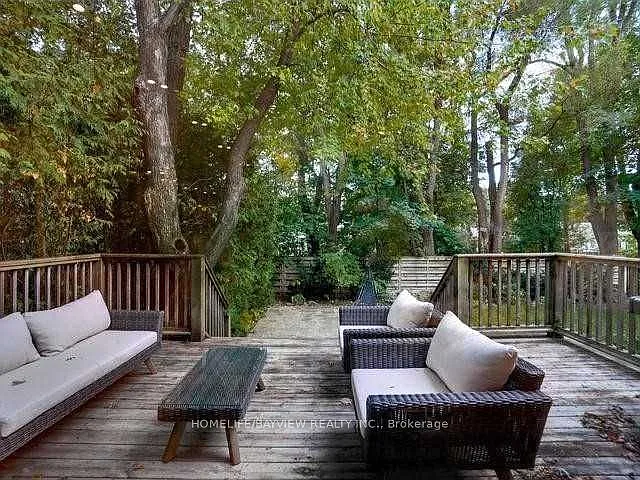 45 Aldershot Cres — Photo 16