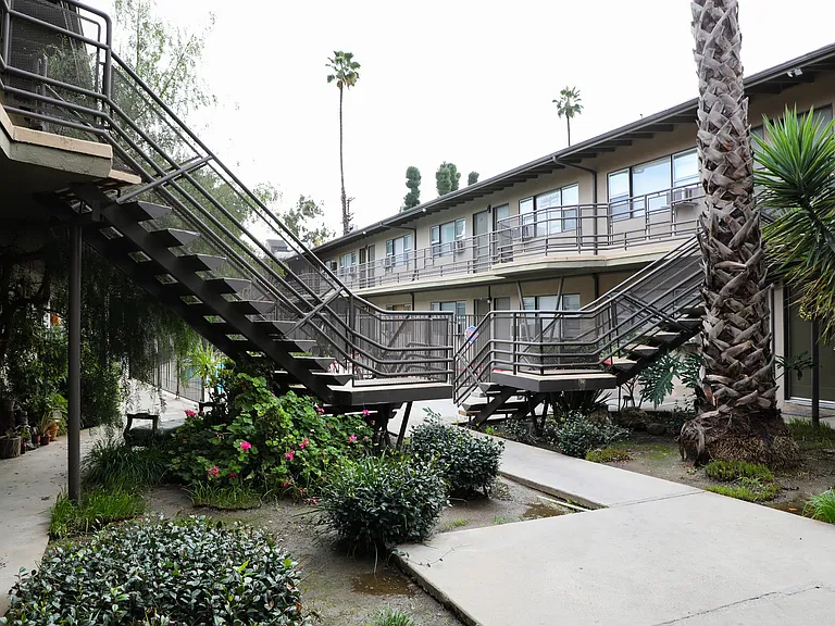 Oxnard apartments — Photo 7