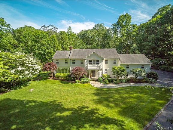 3rd image of 84 Stonehenge Dr
