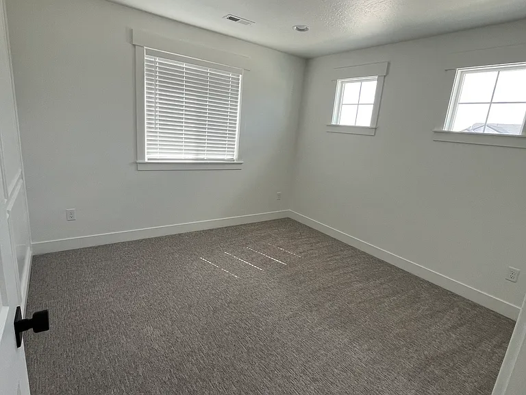 Upstairs Bedroom 2