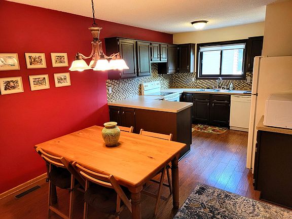 5th image of 5465 Orleans Ln N APT 2