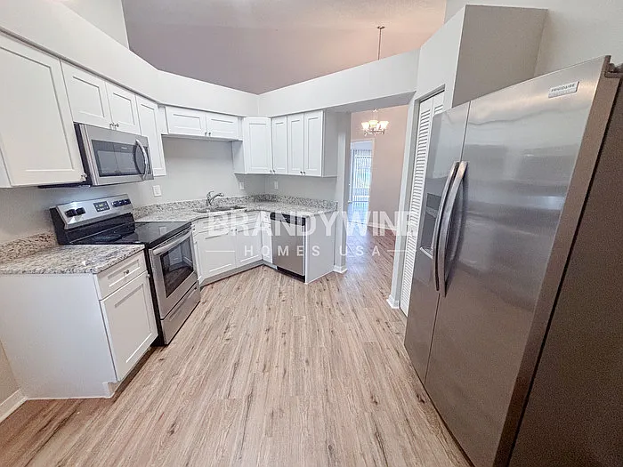 1721 Brandon Trace Ave — Photo 6