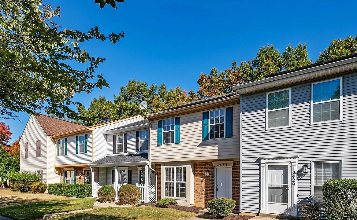 2431 W Rosecroft Village Cir — Photo 3
