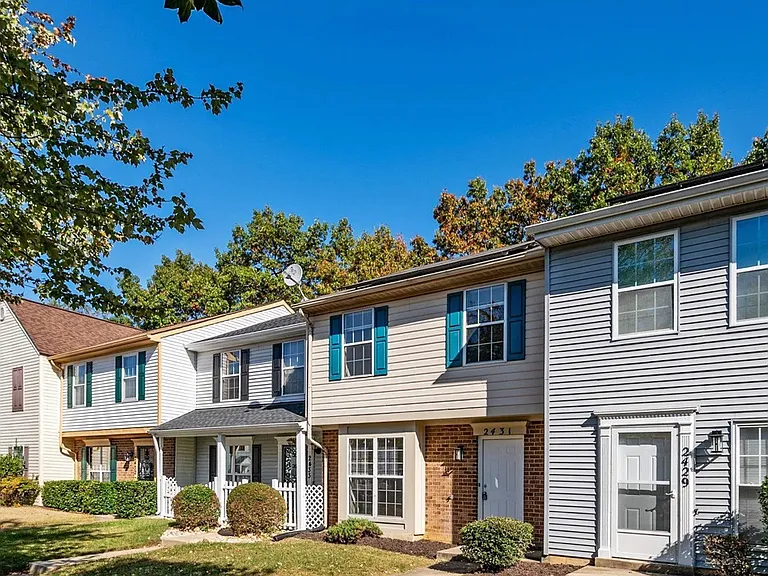2431 W Rosecroft Village Cir — Photo 3