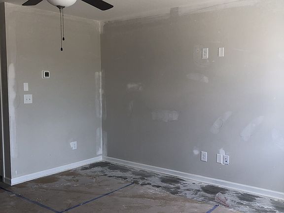 4th image of 3242 Clemons Cir #A