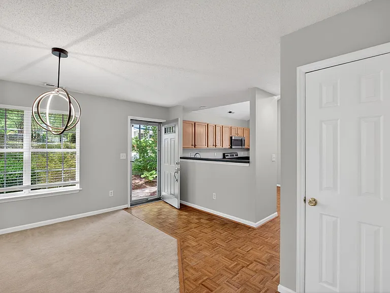 5065 Bartholomews Ln — Photo 9