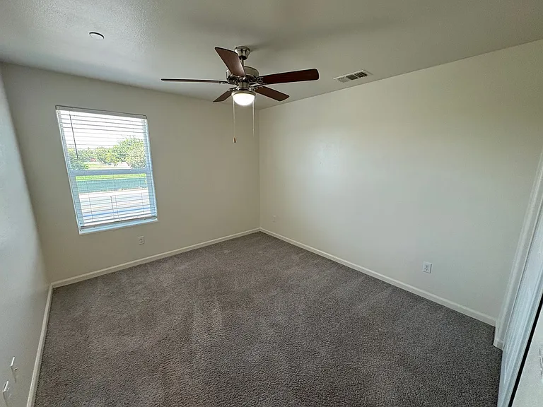 641 S Laguna St — Photo 23