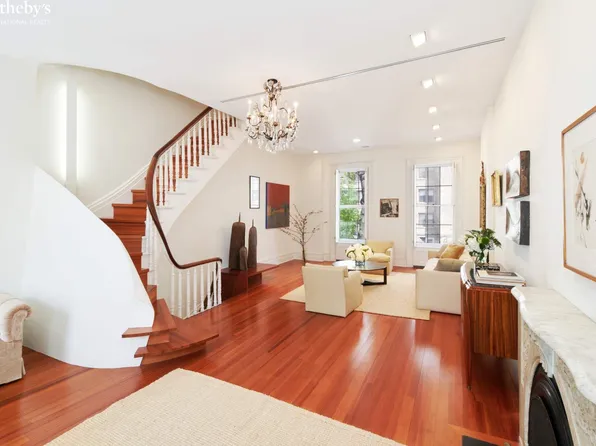 225 East 62nd Street image 1 of 17