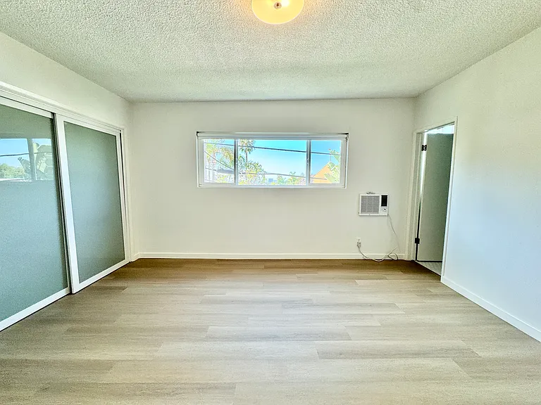 8110 Norton Ave #8 — Photo 17