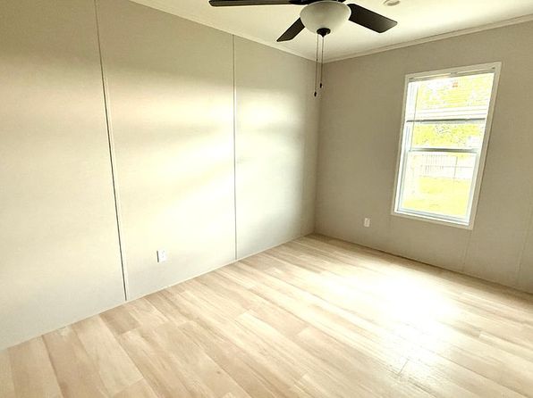 1221 Lake Halbert Rd #13, Corsicana, TX 75109