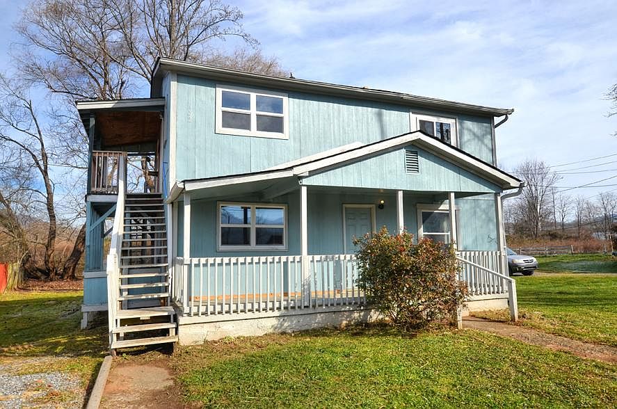 1st image of 132 Robinson St #132