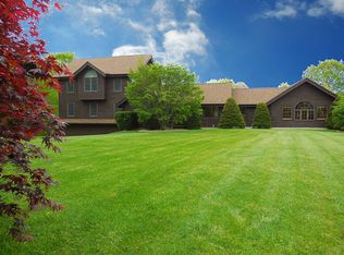 8 Hillsville Rd, North Brookfield, MA 01535