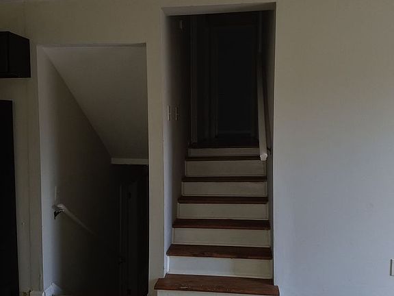 4th image of 120 Park Dr
