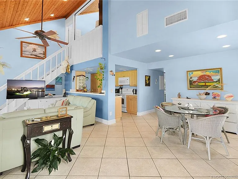 324 NE Golfview Cir #324 — Photo 37