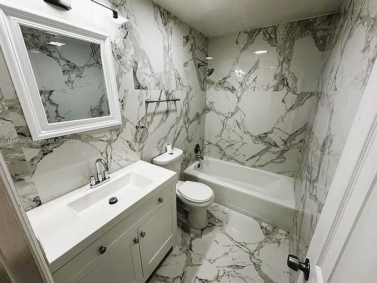 1748 El Camino Rd #6 — Photo 9