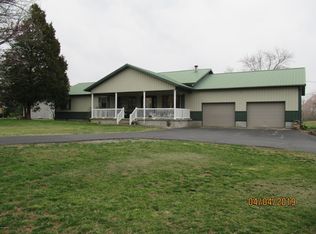 98 Church St, Raleigh, IL 62977