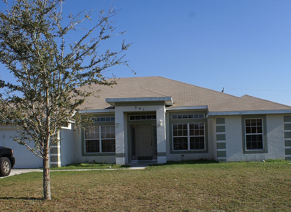 1st image of 541 NW Salina Ter