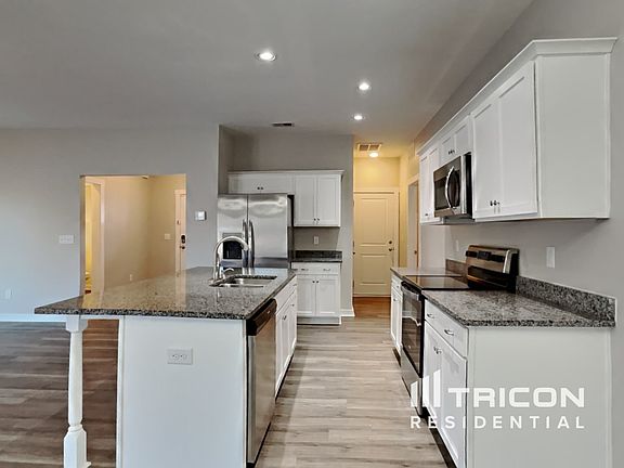 5th image of 2 Roselynn Ln