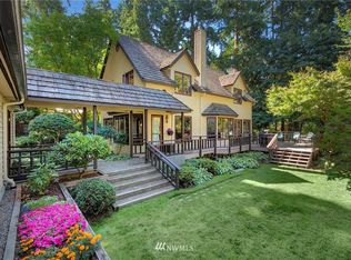 1216 NE 130th St, Seattle, WA 98125