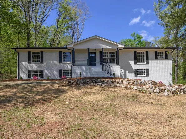 5732 Shadow Lake Dr, Pinson, AL 35126