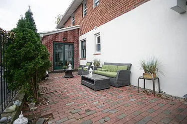 Rented by Bouklis Group