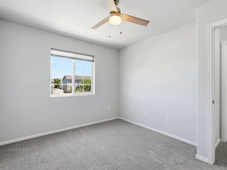 7375 Forest Meadows Ave — Photo 32