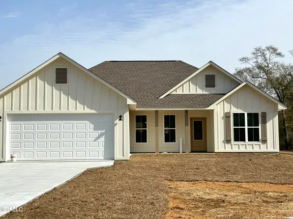 8 Theodore Dr, Poplarville, MS 39470
