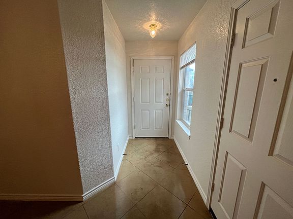 2nd image of 911 Lemonwood St #B