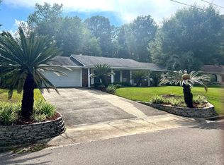 2105 Waynewood Dr, Picayune, MS 39466