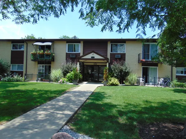 9588 N Terrace Pl #208H, Des Plaines, IL 60016