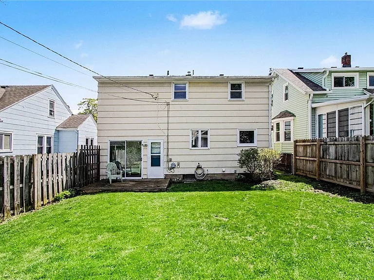 66 Woodrow Ave — Photo 11