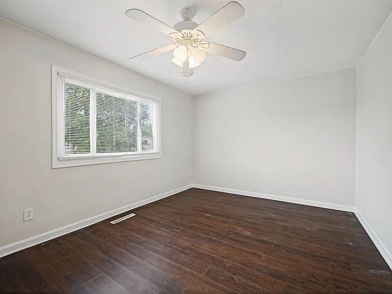 1216 Green Cedar Ln — Photo 17